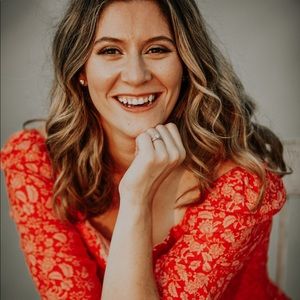 Meet your Posher, Alexandra